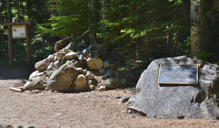 the memorial to a pioneer woman